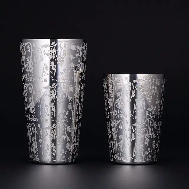 Liying Stainless Steel Boston Cocktail Shaker 750ml, Drink Mixer with Built-in Strainer for Mixing Drinks Margaritas (Flower Deisgn | Silver)