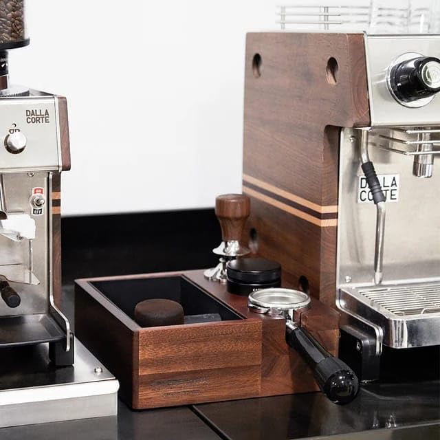 Liying Premium Wooden Espresso Knock Box, 24 x 24 x 8.5 cm, 4-in-1 Tamping Station for coffee shop, barista, home