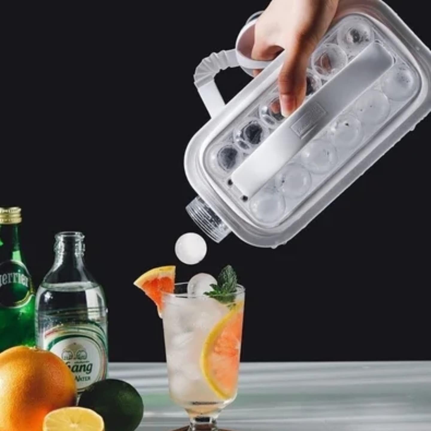 Liying Ice Cube Trays 2 in 1 Portable Ice Ball Maker Kettle With 17 Grids Flat Body Lid Cooling Ice Pop/Cube Molds For Cocktail,Coffee,Juice (Multicolour)