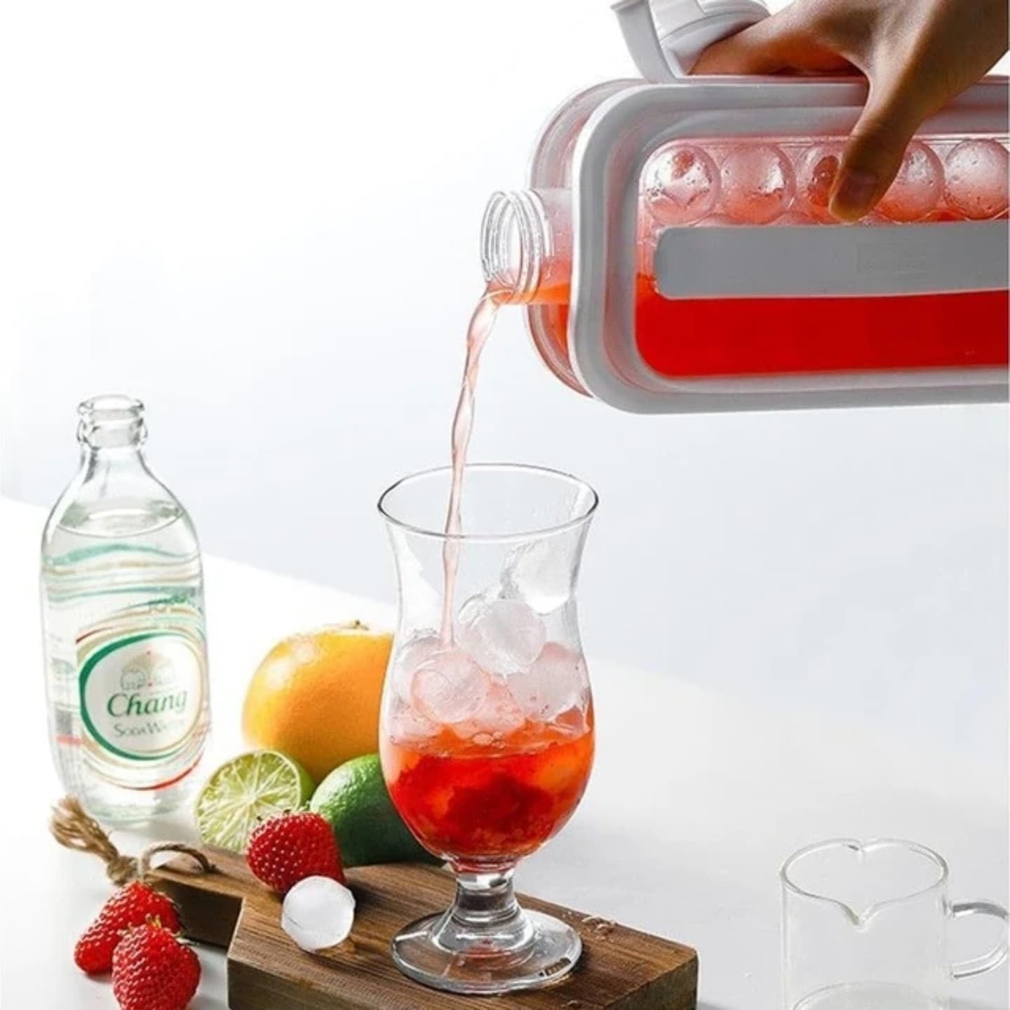 Liying Ice Cube Trays 2 in 1 Portable Ice Ball Maker Kettle With 17 Grids Flat Body Lid Cooling Ice Pop/Cube Molds For Cocktail,Coffee,Juice (Multicolour)