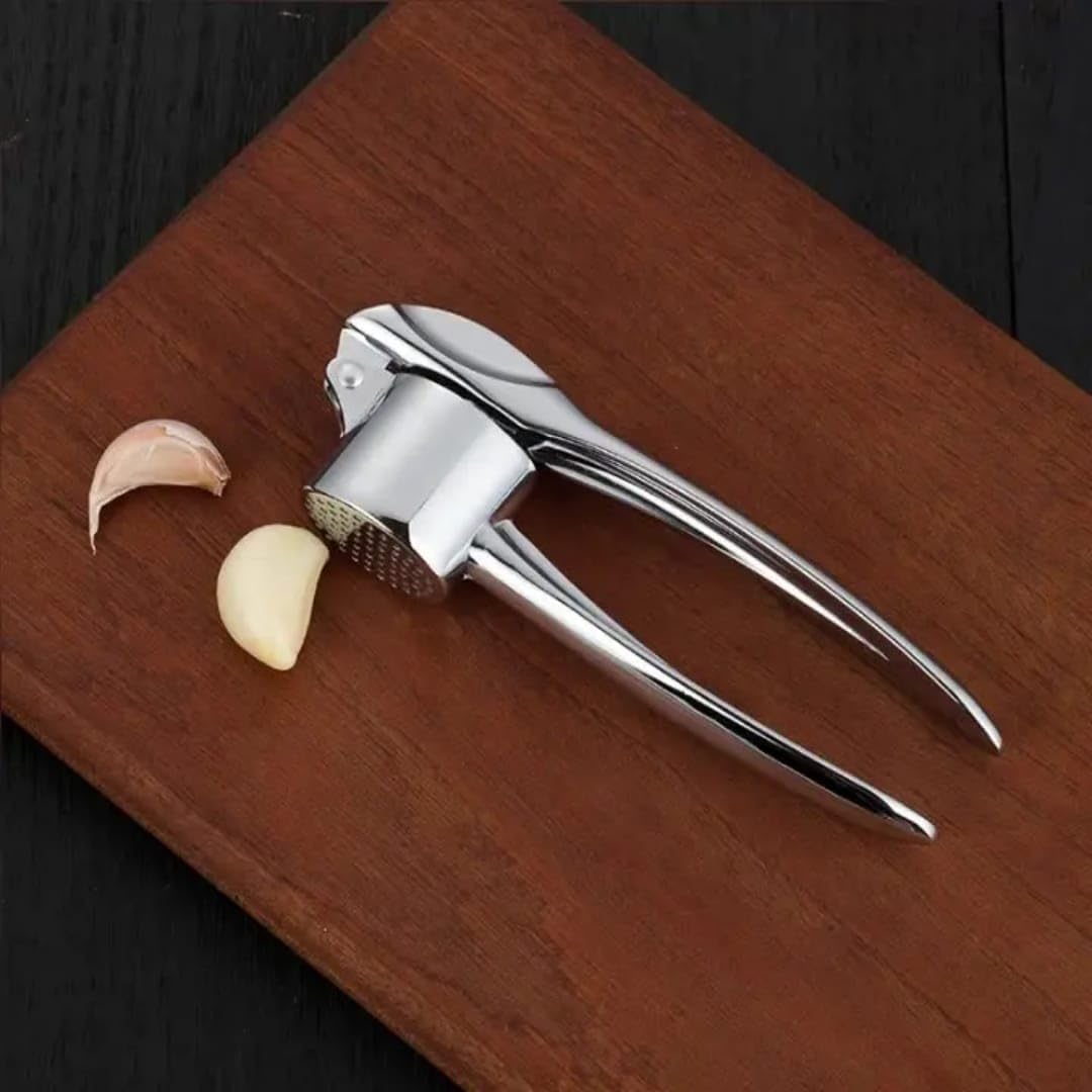 Liying 1Pcs High Effective Garlic Press With Studs, Heavy Duty Garlic Mincer, Easy to Squeeze and Clean, Rust Proof & Dishwasher Safe, Ginger Crusher- Imperial Silver